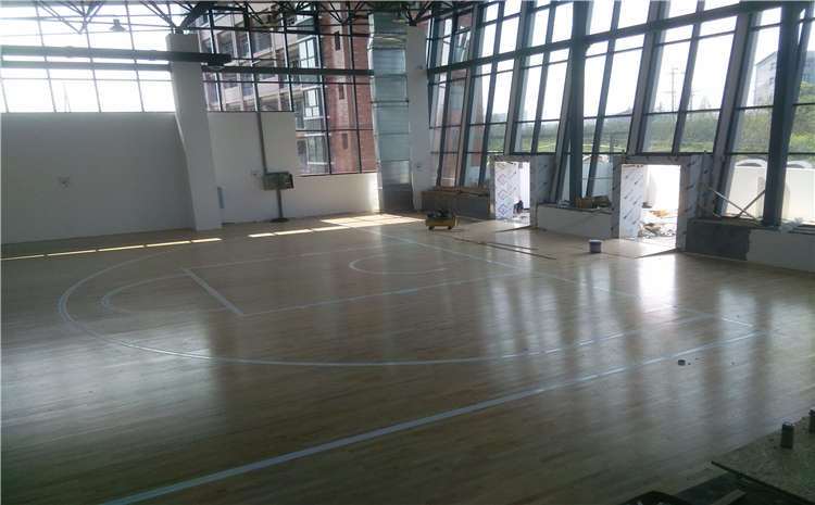 楓樺木體育館木地板廠家去哪找？