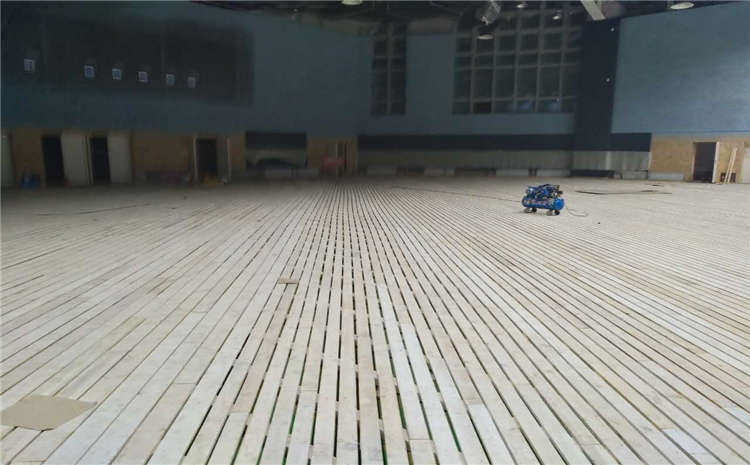 柞木運動體育地板**是多少錢？